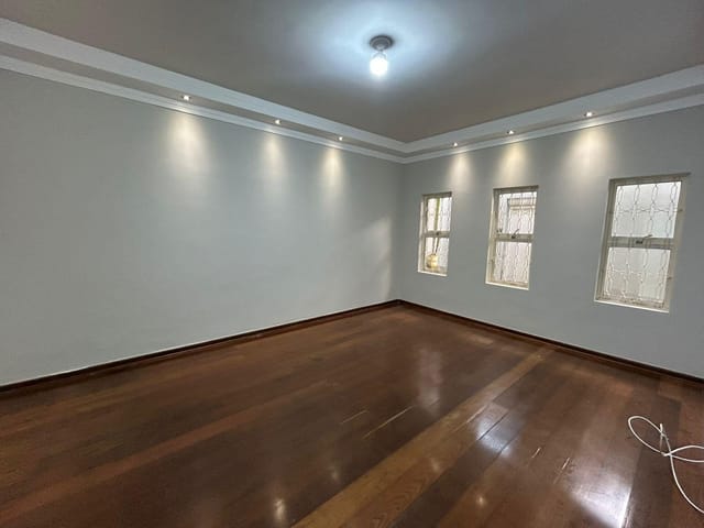 Casa com 275m² 3 quartos e 3 banheiros, à venda, no bairro Parque Residencial Nova Franca em Franca