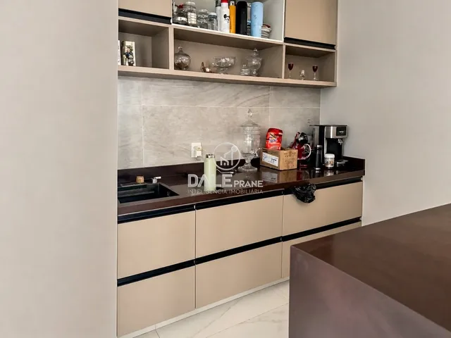 Casa com 1500m² 4 quartos e 6 banheiros, à venda, no bairro Setor Habitacional Arniqueira (Águas Claras) em Brasília