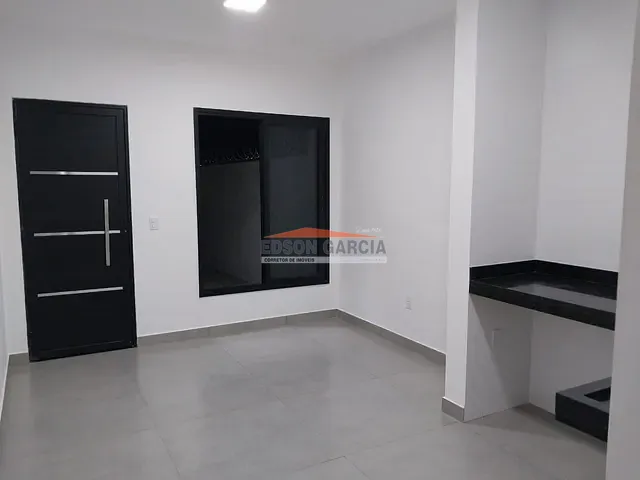 Casa 2 quartos e 1 banheiro, à venda, no bairro Jardim Santa Marta em Sorocaba