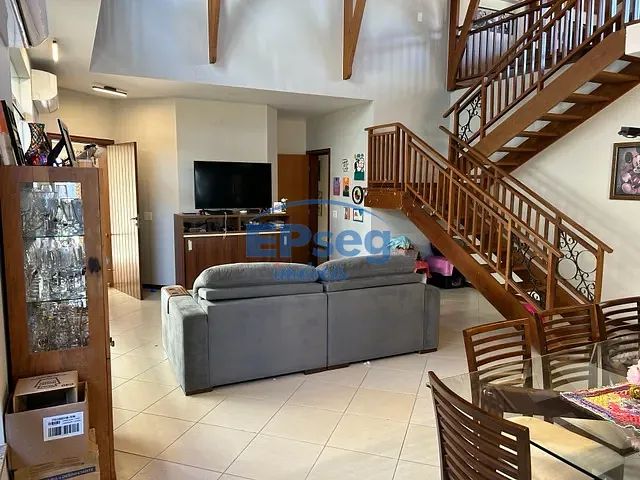 Casa com 762m² 3 quartos e 4 banheiros, à venda, no bairro Esperança em Londrina