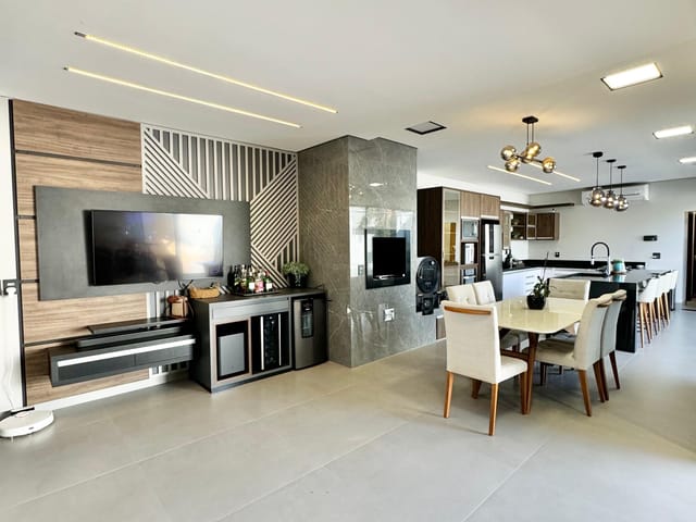 Casa com 496m² 4 quartos e 3 banheiros, à venda, no bairro Flor do cerrado em Nova Mutum