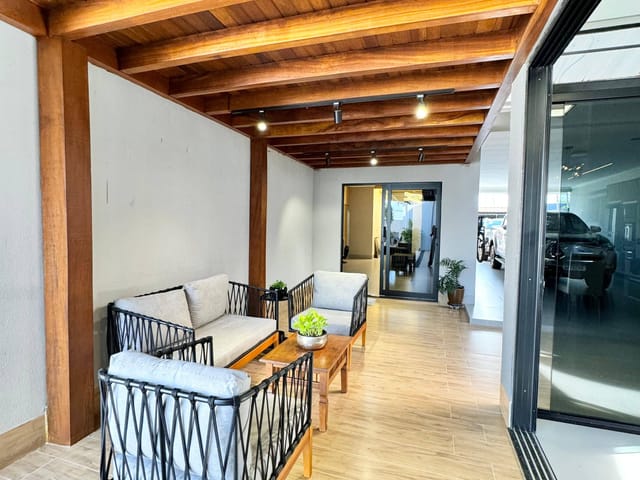 Casa com 496m² 4 quartos e 3 banheiros, à venda, no bairro Flor do cerrado em Nova Mutum