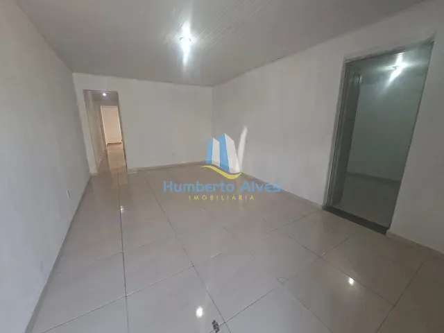 Casa com 180m² 3 quartos e 1 banheiro, à venda, no bairro Centro em Vitória da Conquista