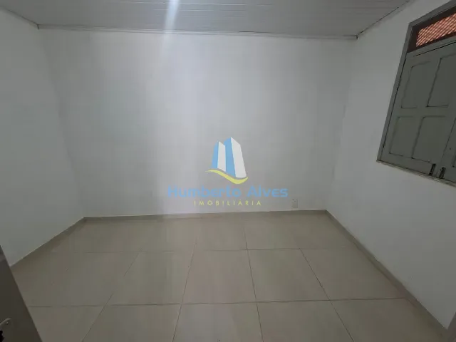 Casa com 180m² 3 quartos e 1 banheiro, à venda, no bairro Centro em Vitória da Conquista