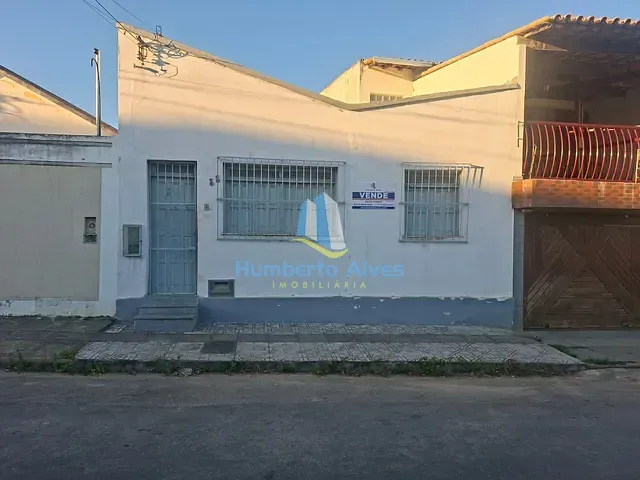 Casa com 180m² 3 quartos e 1 banheiro, à venda, no bairro Centro em Vitória da Conquista
