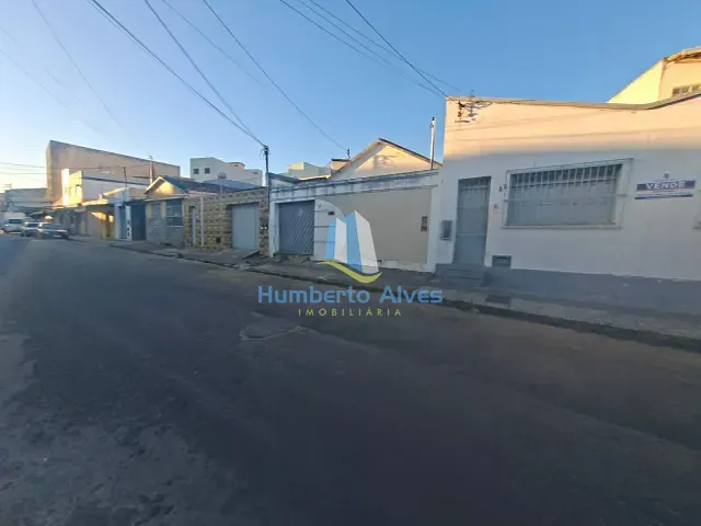 Casa com 180m² 3 quartos e 1 banheiro, à venda, no bairro Centro em Vitória da Conquista