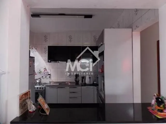 Casa 4 quartos e 3 banheiros, à venda, no bairro Areal em Pelotas