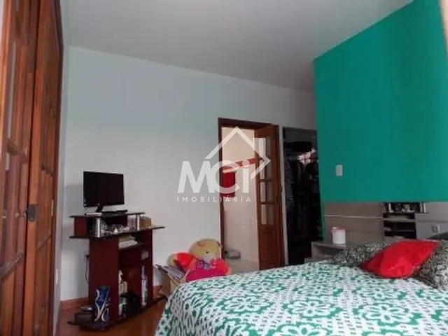 Casa 4 quartos e 3 banheiros, à venda, no bairro Areal em Pelotas