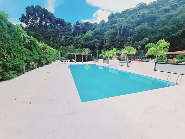 Casa 4 quartos e 2 banheiros, à venda, no bairro Itaipava em Petrópolis