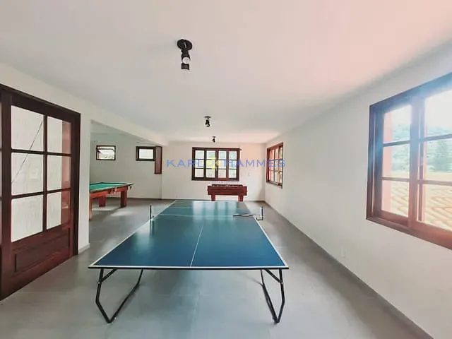 Casa 4 quartos e 2 banheiros, à venda, no bairro Itaipava em Petrópolis