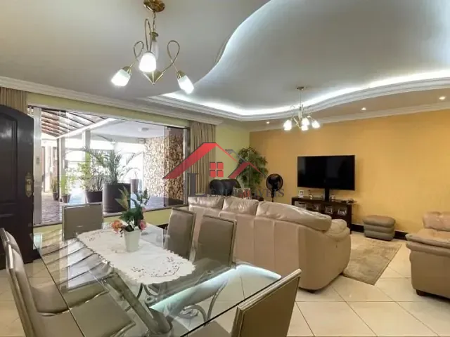 Casa com 240m² 2 quartos e 3 banheiros, à venda ou para alugar, no bairro Vila Alice em Santo André