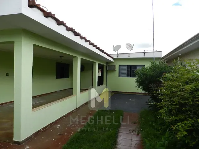 Casa com 250m² 2 quartos e 1 banheiro, para alugar, no bairro Centro em Serrana