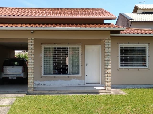 Casa com 456m² 2 quartos e 2 banheiros, à venda, no bairro Cachoeira do Bom Jesus em Florianópolis