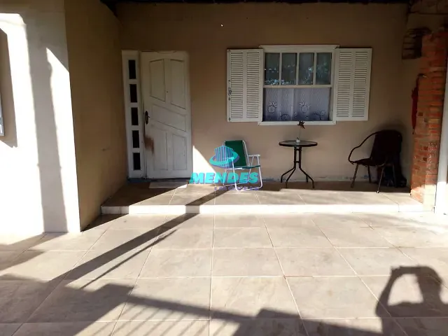 Casa com 300m² 3 quartos e 3 banheiros, à venda, no bairro COHAB A em Gravataí