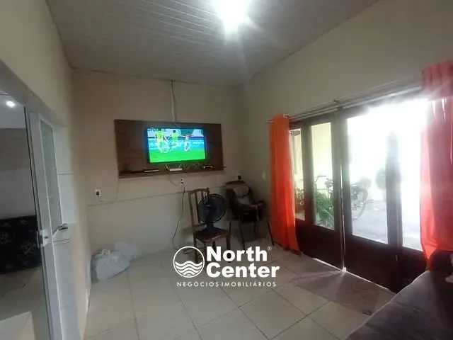 Casa com 228m² 4 quartos e 2 banheiros, à venda, no bairro Costeira em Balneário Barra do Sul
