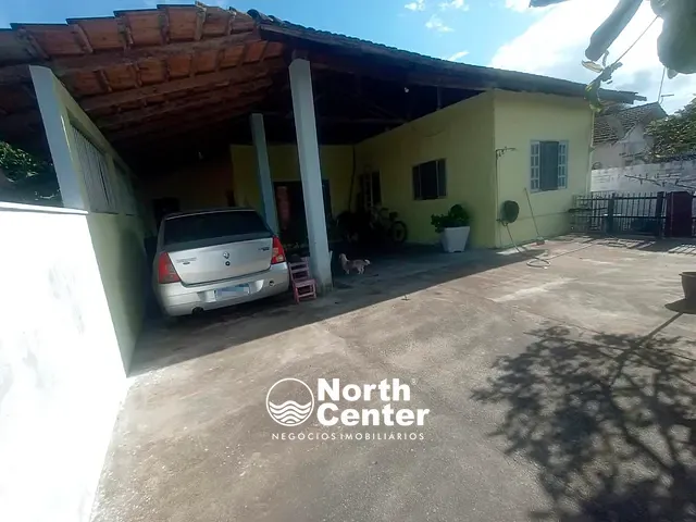 Casa com 228m² 4 quartos e 2 banheiros, à venda, no bairro Costeira em Balneário Barra do Sul