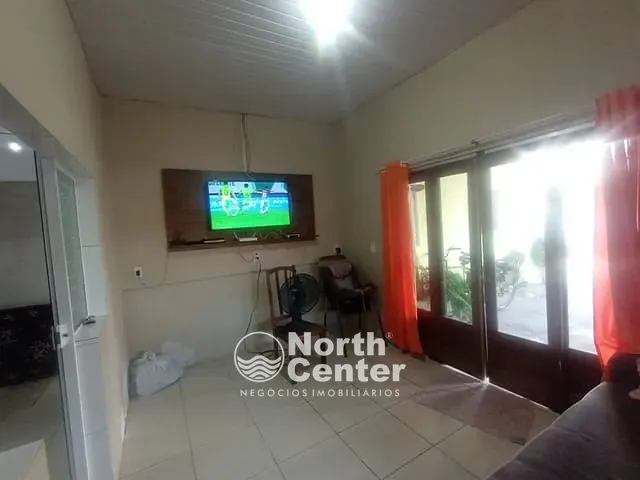Casa com 228m² 4 quartos e 2 banheiros, à venda, no bairro Costeira em Balneário Barra do Sul