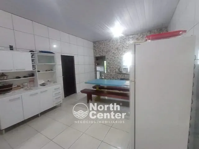 Casa com 228m² 4 quartos e 2 banheiros, à venda, no bairro Costeira em Balneário Barra do Sul