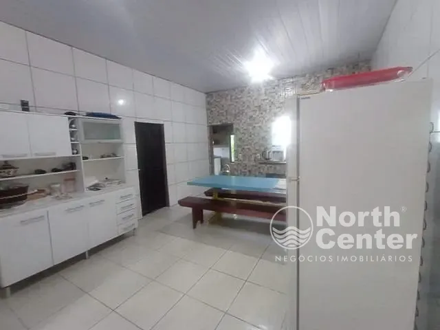 Casa com 228m² 4 quartos e 2 banheiros, à venda, no bairro Costeira em Balneário Barra do Sul
