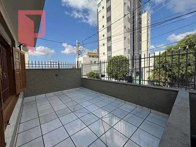 Casa com 405m² 3 quartos e 2 banheiros, à venda, no bairro Caiçaras em Belo Horizonte