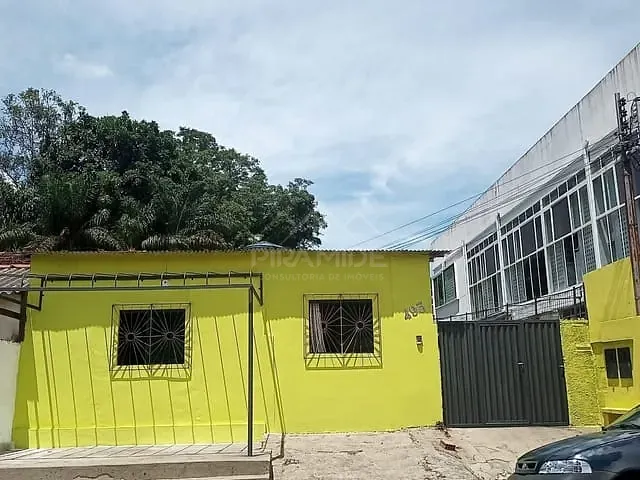 Casa com 400m² 2 quartos e 1 banheiro, à venda, no bairro Country Club em Poços de Caldas
