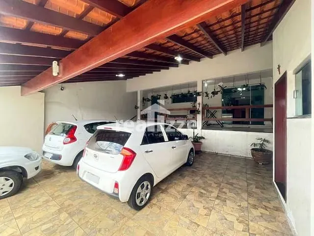 Casa com 247m² 3 quartos e 1 banheiro, à venda, no bairro Jardim Isaura em Itapira