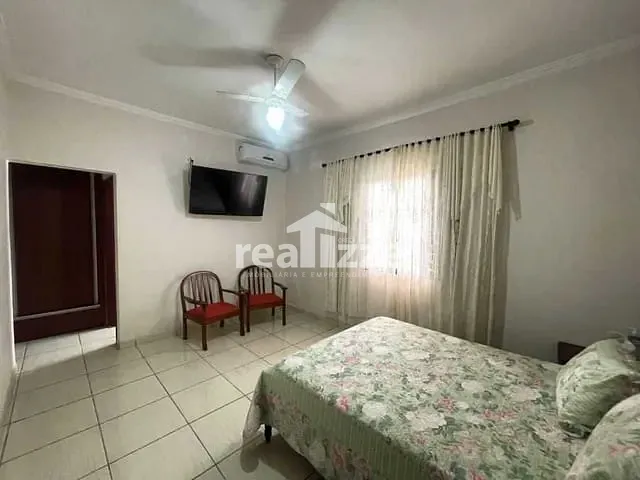 Casa com 247m² 3 quartos e 1 banheiro, à venda, no bairro Jardim Isaura em Itapira
