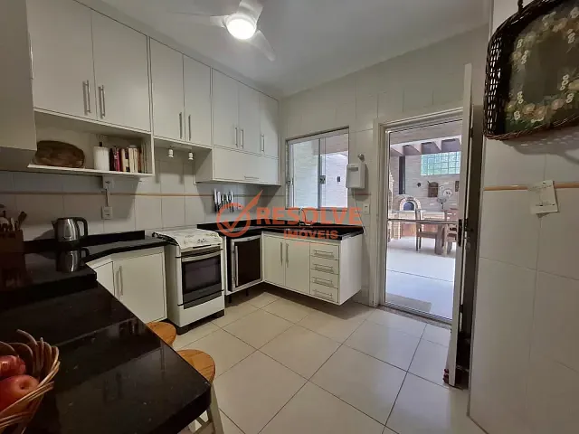 Casa com 330m² 2 quartos e 2 banheiros, à venda, no bairro Morro Branco em Guararema