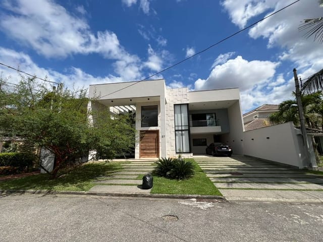Casa com 500m² 4 quartos e 1 banheiro, à venda, no bairro Campo Grande em Rio de Janeiro