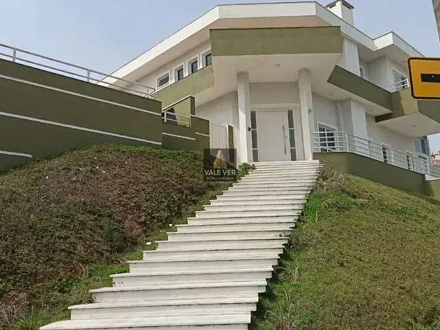 Casa com 750m² 4 quartos e 5 banheiros, à venda ou para alugar, no bairro Condomínio Residencial Jaguary em São José dos Campos