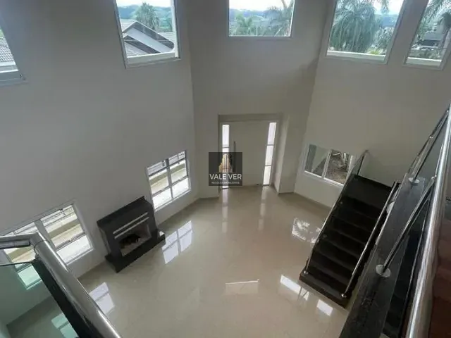 Casa com 750m² 4 quartos e 5 banheiros, à venda ou para alugar, no bairro Condomínio Residencial Jaguary em São José dos Campos