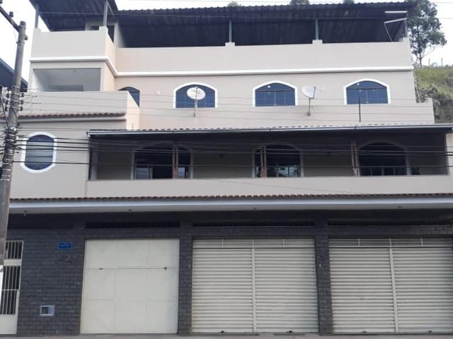Casa com 756m² 3 quartos e 2 banheiros, à venda, no bairro Carlos Chagas em Juiz de Fora