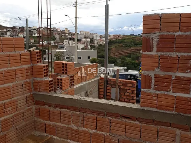 Casa com 117m² 3 quartos e 2 banheiros, à venda, no bairro jardim bandeirantes em Poços de Caldas