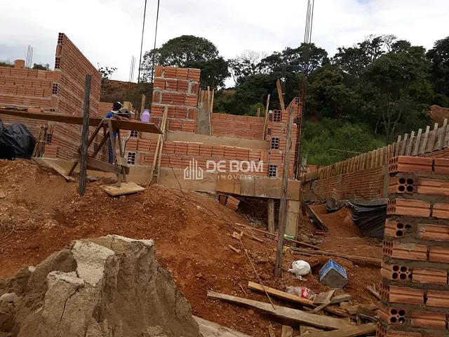 Casa com 117m² 3 quartos e 2 banheiros, à venda, no bairro jardim bandeirantes em Poços de Caldas