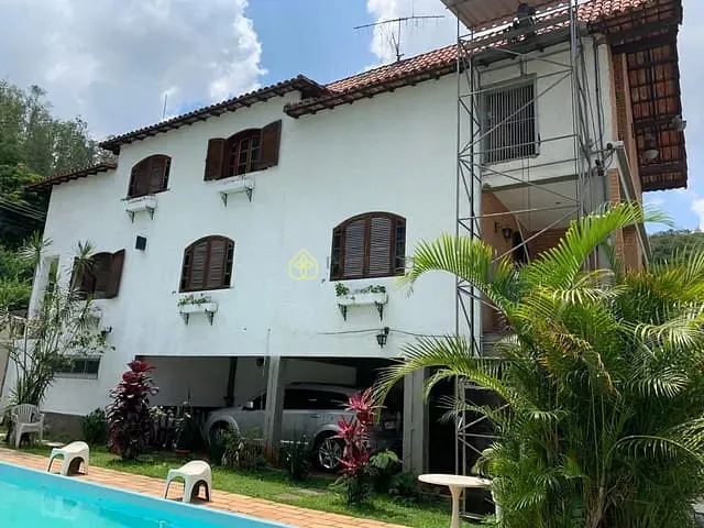 Casa 4 quartos e 3 banheiros, à venda, no bairro Santa Rosa em Barra Mansa