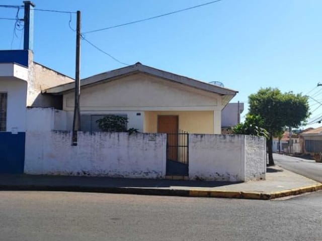Casa com 238m² 2 quartos e 1 banheiro, à venda, no bairro Vila Xavier em Birigui