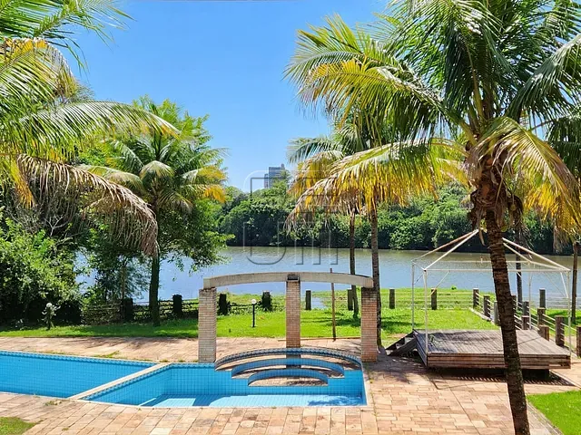 Casa com 2598m² 4 quartos e 5 banheiros, à venda, no bairro Colonial em Londrina