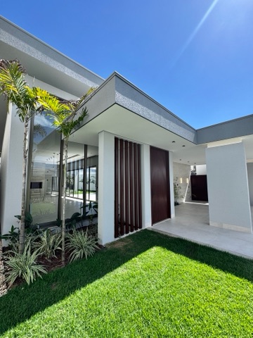 Casa 3 quartos e 4 banheiros, à venda, no bairro Parque dos Ingás em Nova Mutum