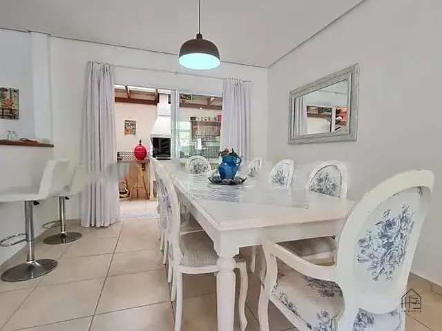 Casa 3 quartos e 3 banheiros, à venda ou para alugar, no bairro Maresias em São Sebastião