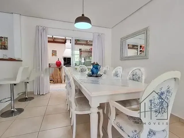 Casa 3 quartos e 3 banheiros, à venda ou para alugar, no bairro Maresias em São Sebastião