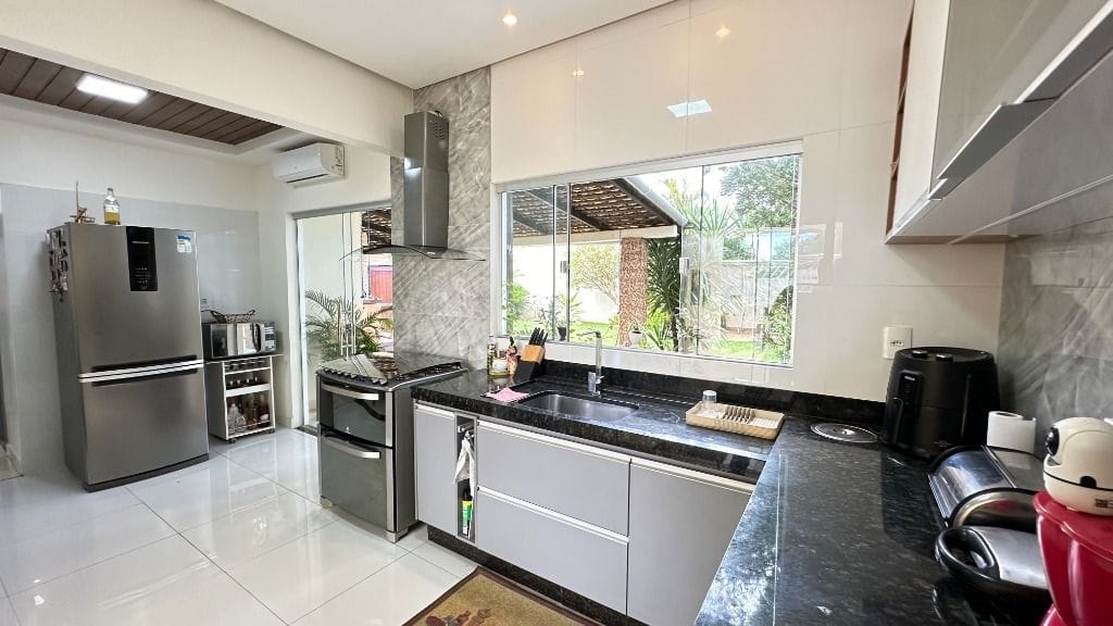 Casa à venda com 3 quartos, 160m² - Foto 8