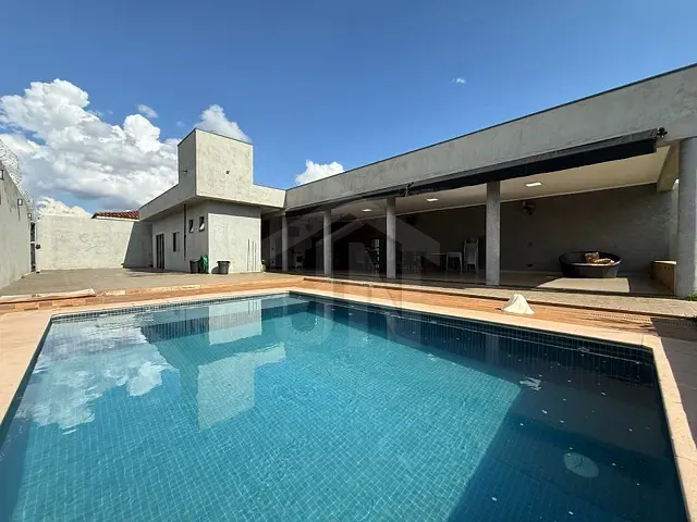 Casa com 403m² 2 quartos e 3 banheiros, à venda, no bairro Parque Residencial Cidade Universitária em Ribeirão Preto
