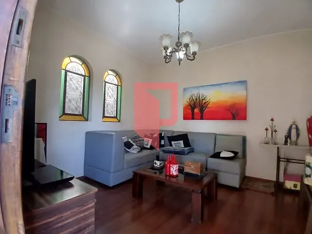 Casa com 360m² 3 quartos e 1 banheiro, à venda, no bairro Glória em Belo Horizonte