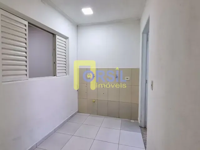 Casa com 35m² 1 quarto e 1 banheiro, para alugar, no bairro Jardim Armênia em Mogi das Cruzes
