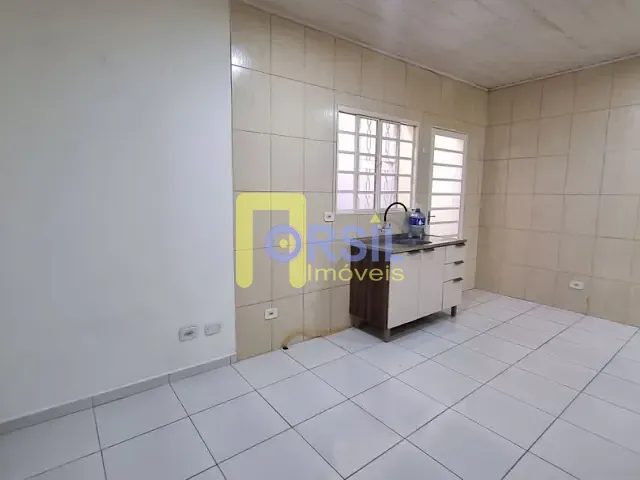 Casa com 35m² 1 quarto e 1 banheiro, para alugar, no bairro Jardim Armênia em Mogi das Cruzes