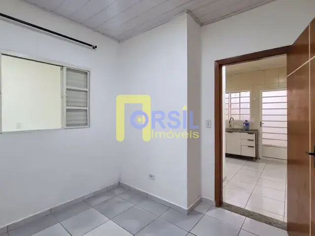 Casa com 35m² 1 quarto e 1 banheiro, para alugar, no bairro Jardim Armênia em Mogi das Cruzes