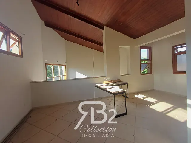 Casa 3 quartos e 3 banheiros, para alugar, no bairro Vista Alegre em Vinhedo