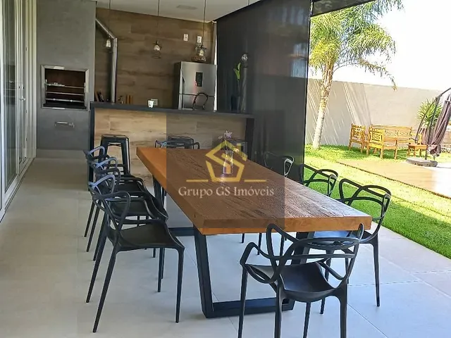 Casa com 384m² 4 quartos e 5 banheiros, à venda, no bairro Monte Alegre em Vinhedo