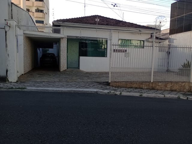 Casa com 480m², à venda, no bairro Centro em Taubaté