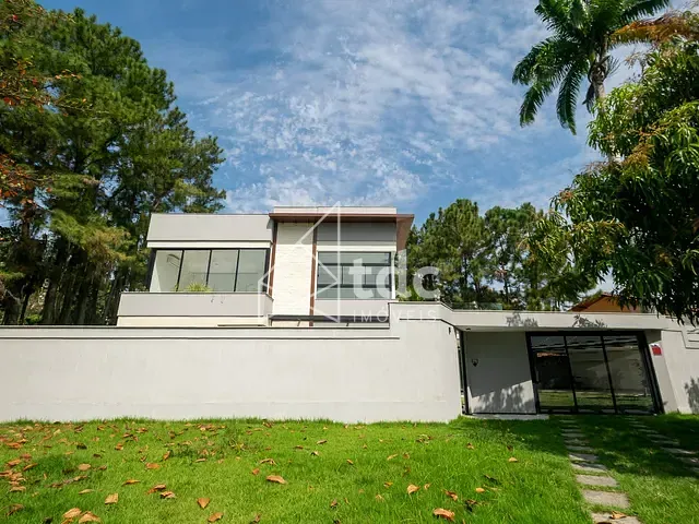 Casa 4 quartos e 6 banheiros, à venda ou para alugar, no bairro Barra da Tijuca em Rio de Janeiro